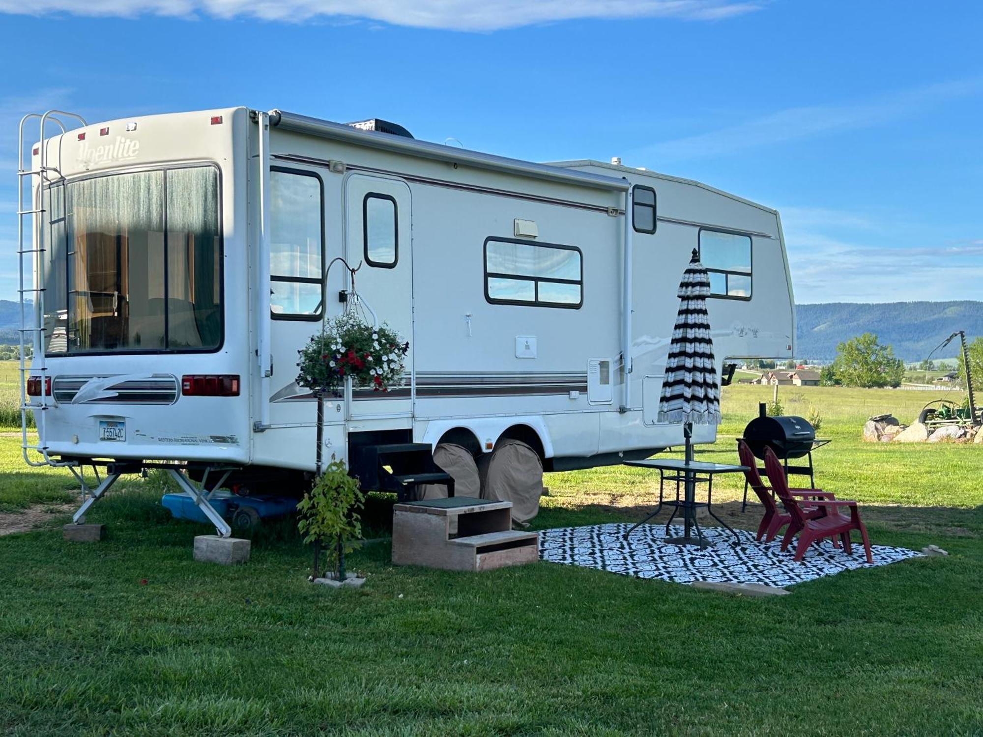Apartmán Mission Mountain Camper Saint Ignatius Exteriér fotografie
